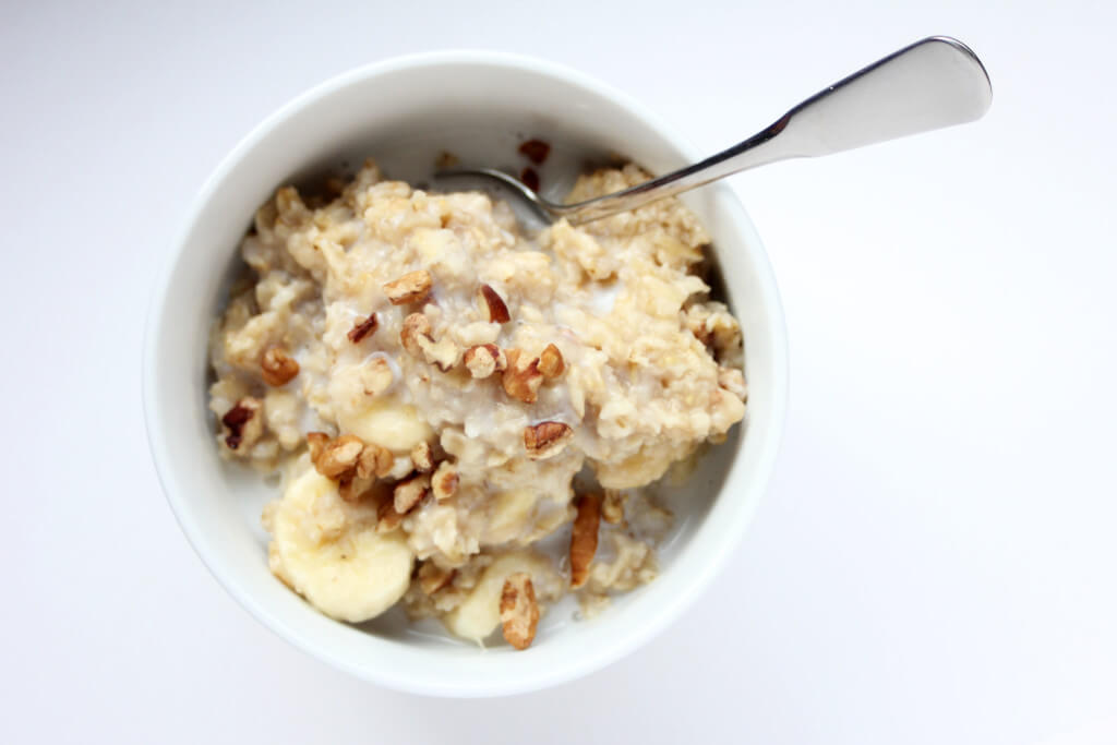 Oatmeal, Part 2 by Rachel Hathaway on Flickr. - Istant oatmeal is a sugary food that can make you fat